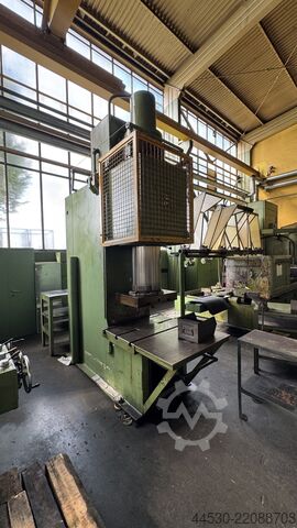 Hydraulic press WMW-ZEULENRODA PYE 250 S 1 M