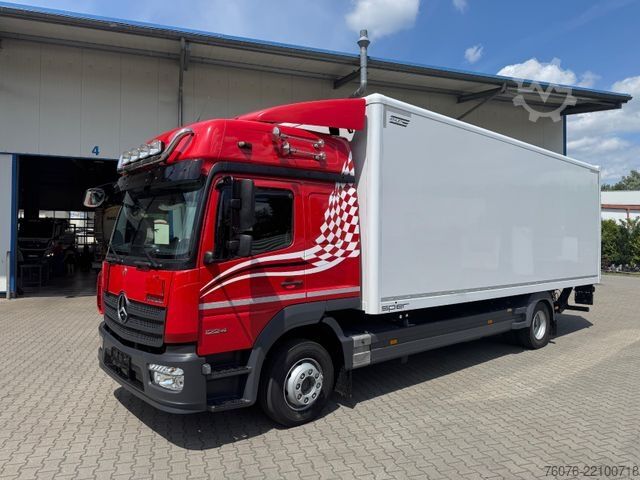 Box truck MERCEDES-BENZ 1224 L 7,3m  LBW 1.5t Klima Heizung 1 Bett