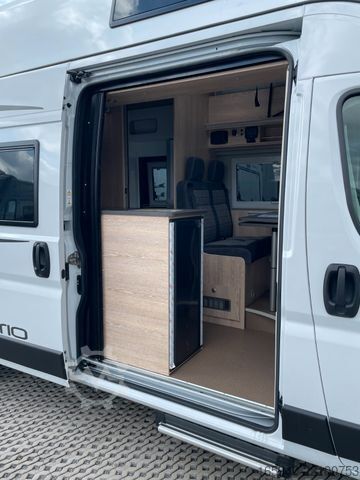 Kastenwagen Wohnmobil / Campervan PÖSSL 2Win Vario | Automatik | Platz für 4 Personen