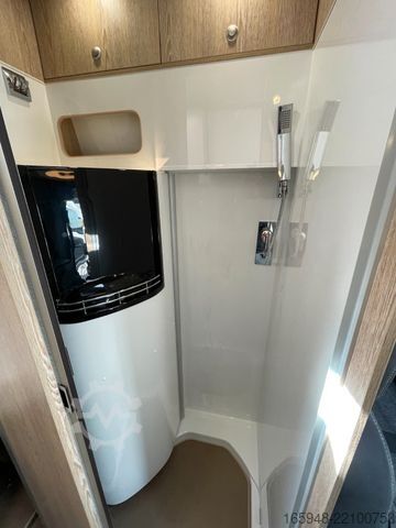 Kastenwagen Wohnmobil / Campervan PÖSSL 2Win Vario | Automatik | Platz für 4 Personen