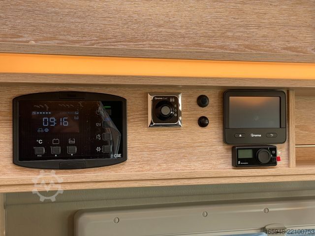 Kastenwagen Wohnmobil / Campervan PÖSSL 2Win Vario | Automatik | Platz für 4 Personen