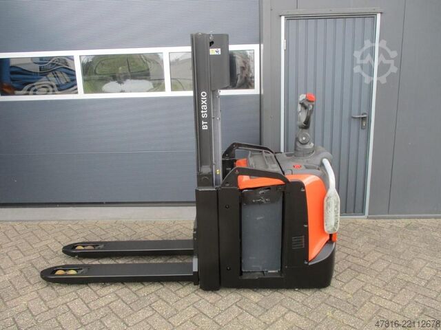 High lifting pallet truck TOYOTA SPE200D