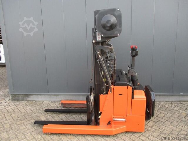 High lifting pallet truck BT RWE120