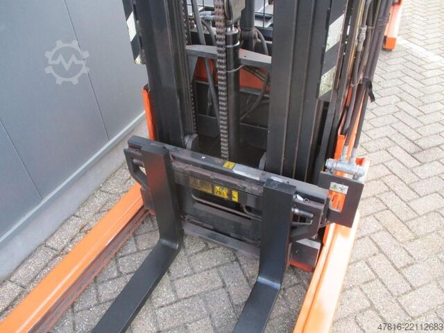 High lifting pallet truck BT RWE120