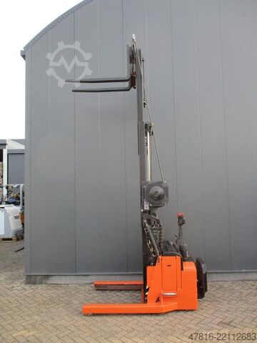 High lifting pallet truck BT RWE120