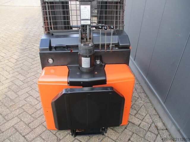 High lifting pallet truck BT RWE120