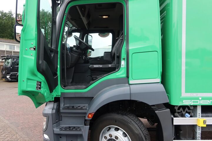 Box body Mercedes-Benz Actros 1824L Bakwagen + Laadklep 2000 kg