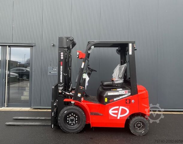 Electric 4-wheel forklift EP EFL203P