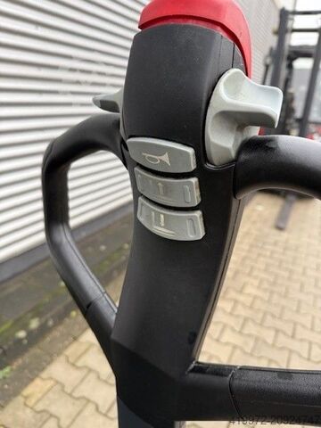 Pedestrian Stacker Still EGV16