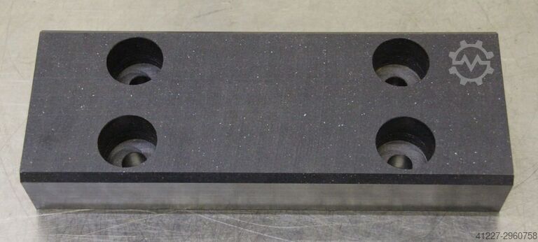 Kunststoff unbekannt 123/330/H82 mm