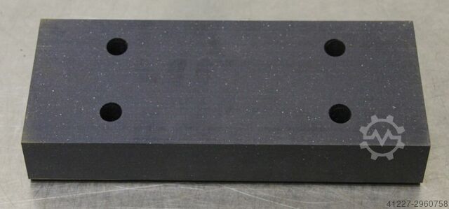 Kunststoff unbekannt 123/330/H82 mm