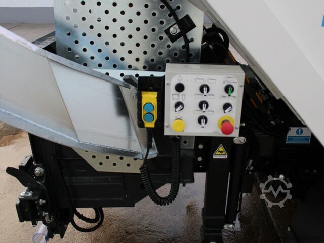 Garbage truck Fuso Canter 7C15 AMT 4x2 / Nanos 7