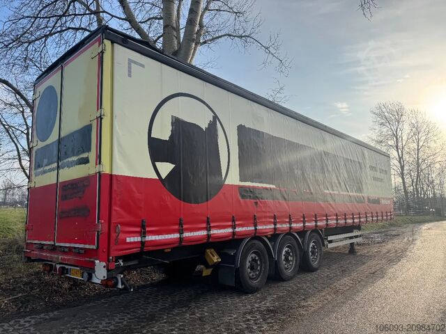 Sliding tarpaulins Van Hool 3 ass schuifzeilen oplegger 1