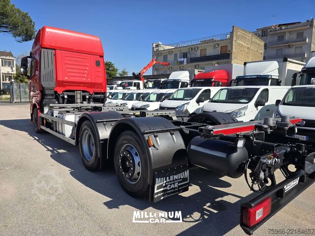 LKW-Fahrgestell IVECO SWAY 480 MOTRICE 3 ASSI 12/2021