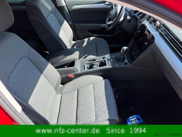 Minibus VW Passat Variant Business 2,0TDI DSG ACC