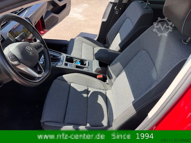 Minibus VW Passat Variant Business 2,0TDI DSG ACC