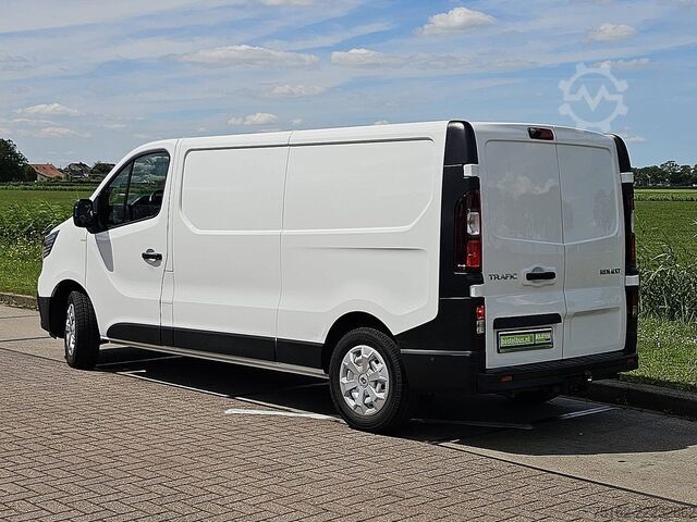 Hochdachkombi RENAULT TRAFIC 2.0 DCI L2H1 Airco LED Euro6