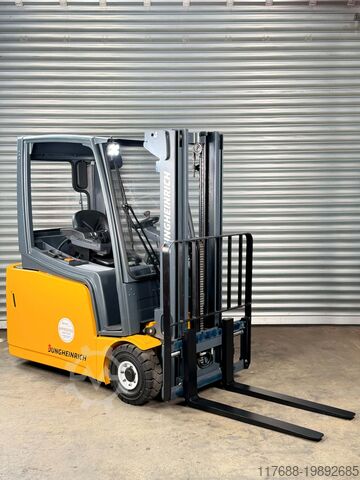 Elektro 3-Rad Jungheinrich EFG 220 - Service Neu - Batterie 80% - Triplex