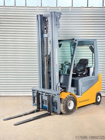 Elektro 4-Rad Jungheinrich EFG S30 - Service Neu - Batterie 90% - 7.5m Hub