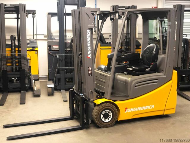 Elektro 3-Rad Jungheinrich EFG 218k - Service Neu - Batterie 88% - Triplex