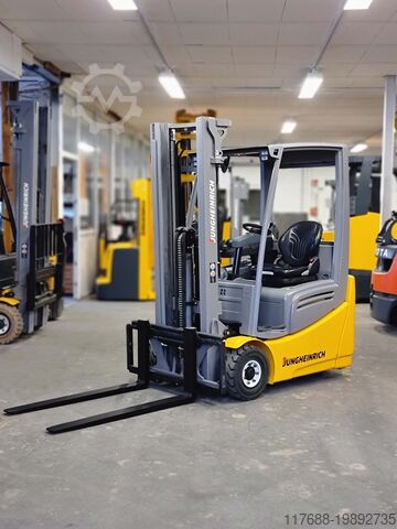 Elektro 3-Rad Jungheinrich EFG 220 - Service Neu - Batterie 87% - Freihub