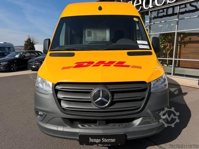 High-roof van Mercedes-Benz eSprinter 312 DHL Regal KEP-Ausbau
