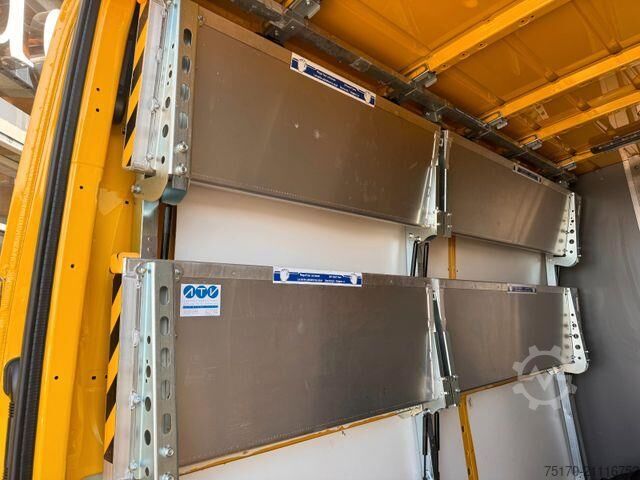 High-roof van Mercedes-Benz eSprinter 312 DHL Regal KEP-Ausbau