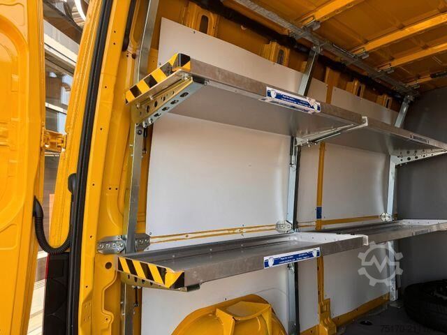 High-roof van Mercedes-Benz eSprinter 312 DHL Regal KEP-Ausbau