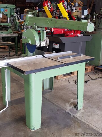 Plattenaufteilsäge DeWalt Radialarmkreissäge 300 mm Sägeblatt / 900 mm