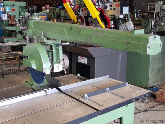 Plattenaufteilsäge DeWalt Radialarmkreissäge 300 mm Sägeblatt / 900 mm