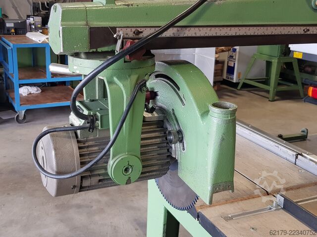 Plattenaufteilsäge DeWalt Radialarmkreissäge 300 mm Sägeblatt / 900 mm