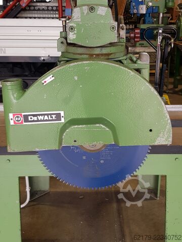 Plattenaufteilsäge DeWalt Radialarmkreissäge 300 mm Sägeblatt / 900 mm