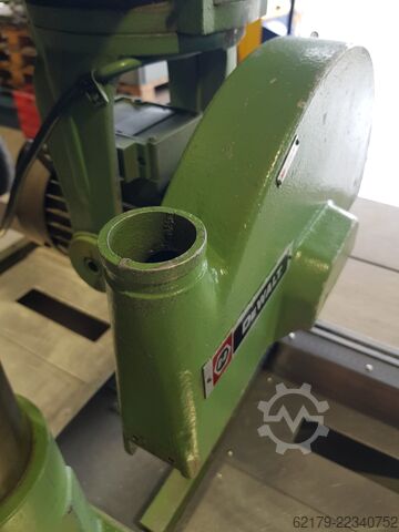 Plattenaufteilsäge DeWalt Radialarmkreissäge 300 mm Sägeblatt / 900 mm