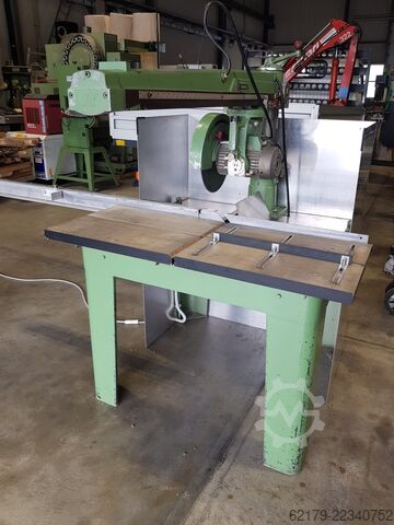 Plattenaufteilsäge DeWalt Radialarmkreissäge 300 mm Sägeblatt / 900 mm