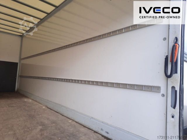 Transporter mit Koffer IVECO Daily 70C18HA8/P / Koffer LBW / Klima
