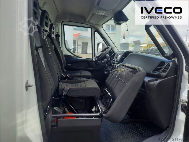 Transporter mit Koffer IVECO Daily 70C18HA8/P / Koffer LBW / Klima