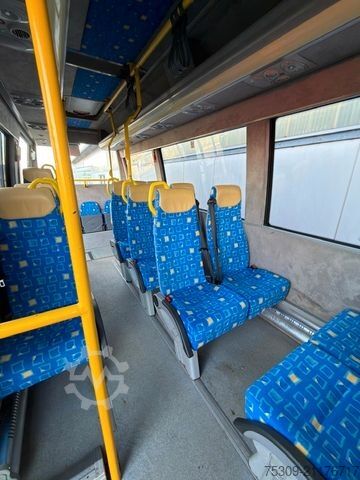 Kleinbus IVECO 50 C 17 Heckniederflur 13 + 10 - AC - Automatik