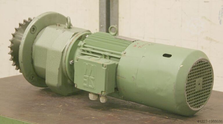 Geared motor 3 kW 109 rpm SEW Eurodrive R73 GVN112MBMG/X