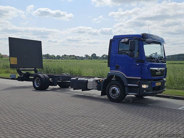 Chassis with cab M.A.N. 12.250 TGM TAILLIFT ONLY 280 KM