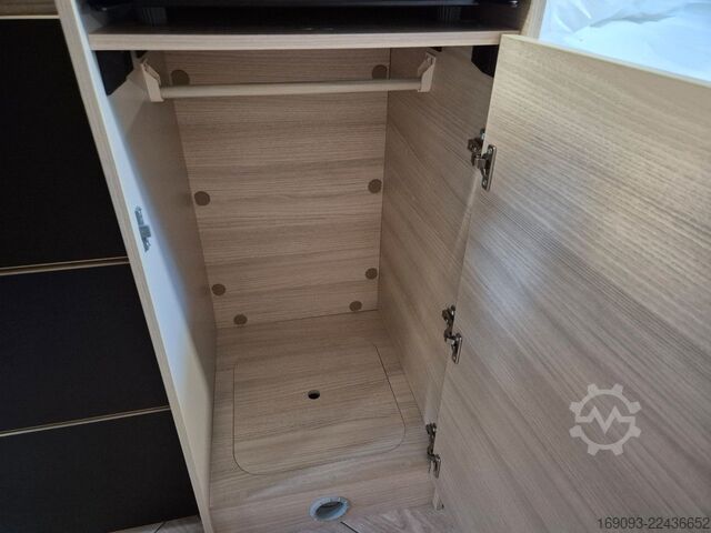 Kastenwagen Wohnmobil / Campervan CHAUSSON V697 Sport Line *MJ26*18"ALU*Autom*Arctic*7000¤!