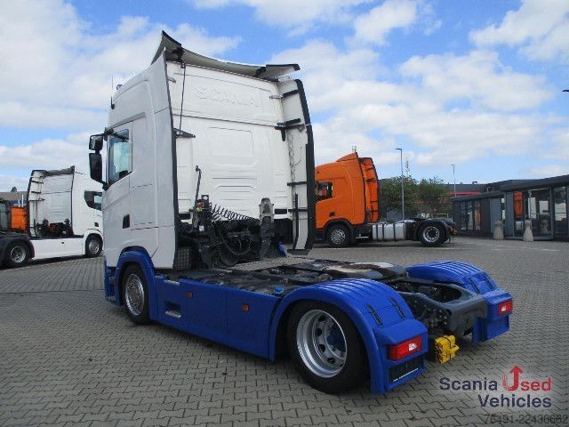 Standard tractor unit Scania S 450 A4x2EB Lowliner
