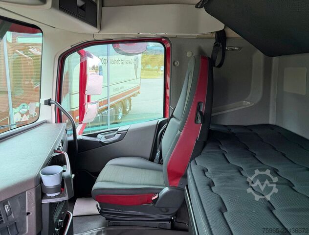 Box truck VOLVO FH 13.500 I-PARK COOL FULL AIR HEIWO ISOLATED BO
