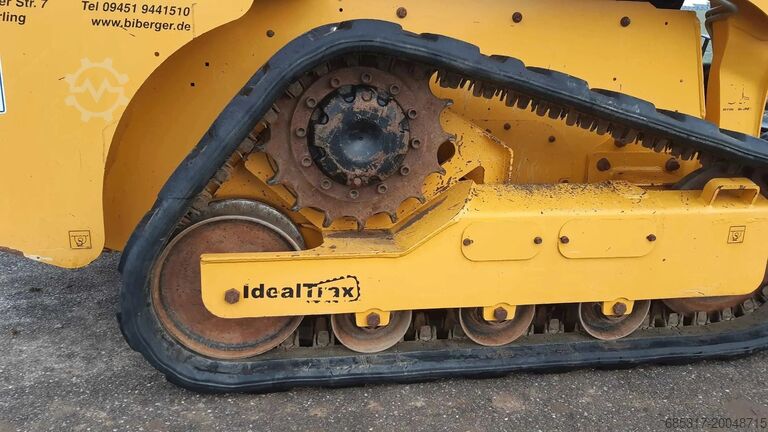 Compact Loaders Gehl RT 165