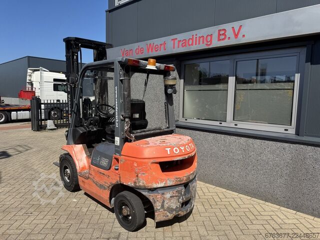Toyota 62-7FDF25 Triplex 600 Free Lift/ Sideshift Diesel 2004 TOYOTA 62-7FDF25 Triplo 600 Freelift/ Sideshift Diesel 2004