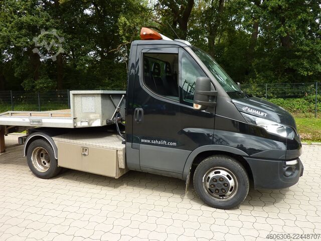 Tractor unit + low-bed semi-trailer Iveco Daily 40