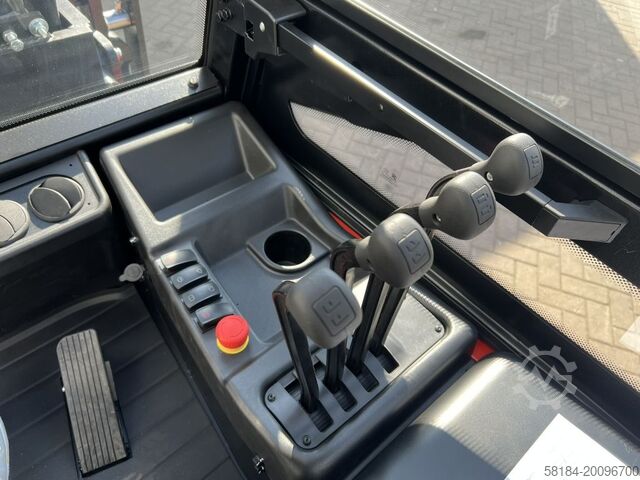 Electric 4-wheel forklift EP CPD50LI