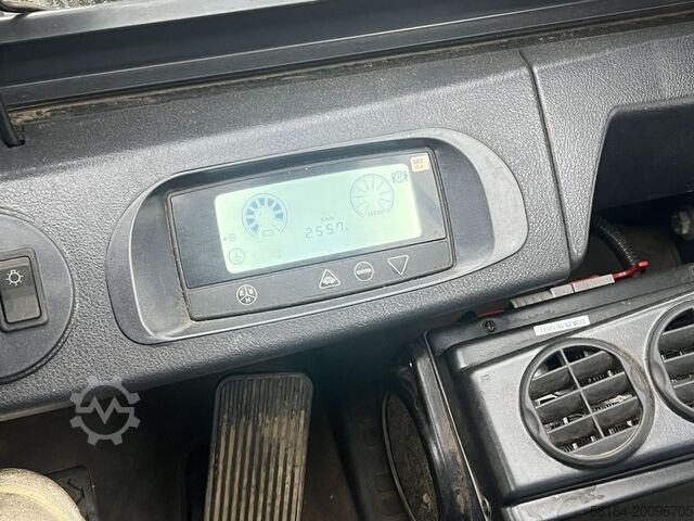 Electric 4-wheel forklift Doosan B50XC-7