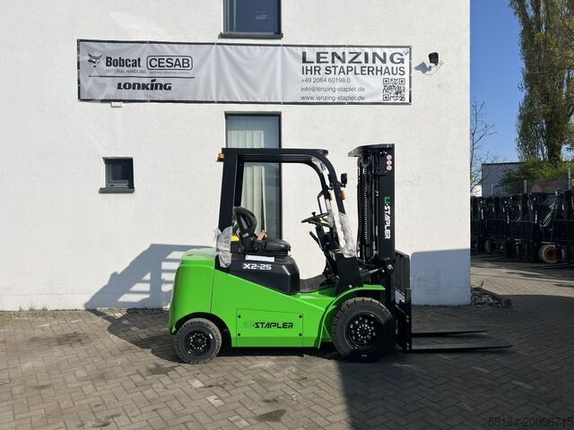 Electric 4-wheel forklift EP EFL252X2