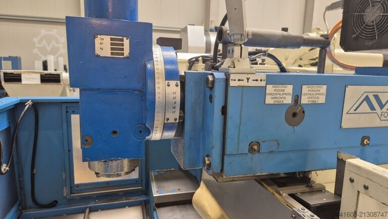CNC Werkzeugfräsmaschine - Universal AVIA FNE 40 NC