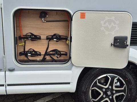 Teilintegriertes Wohnmobil Knaus L!VE WAVE 650 MEG Black Selection *TraumMobil*Autark e*